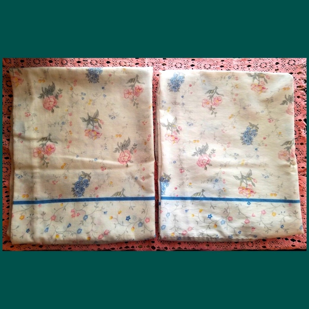 🌸Vintage Floral Print Pillowcases Set of 2🌼